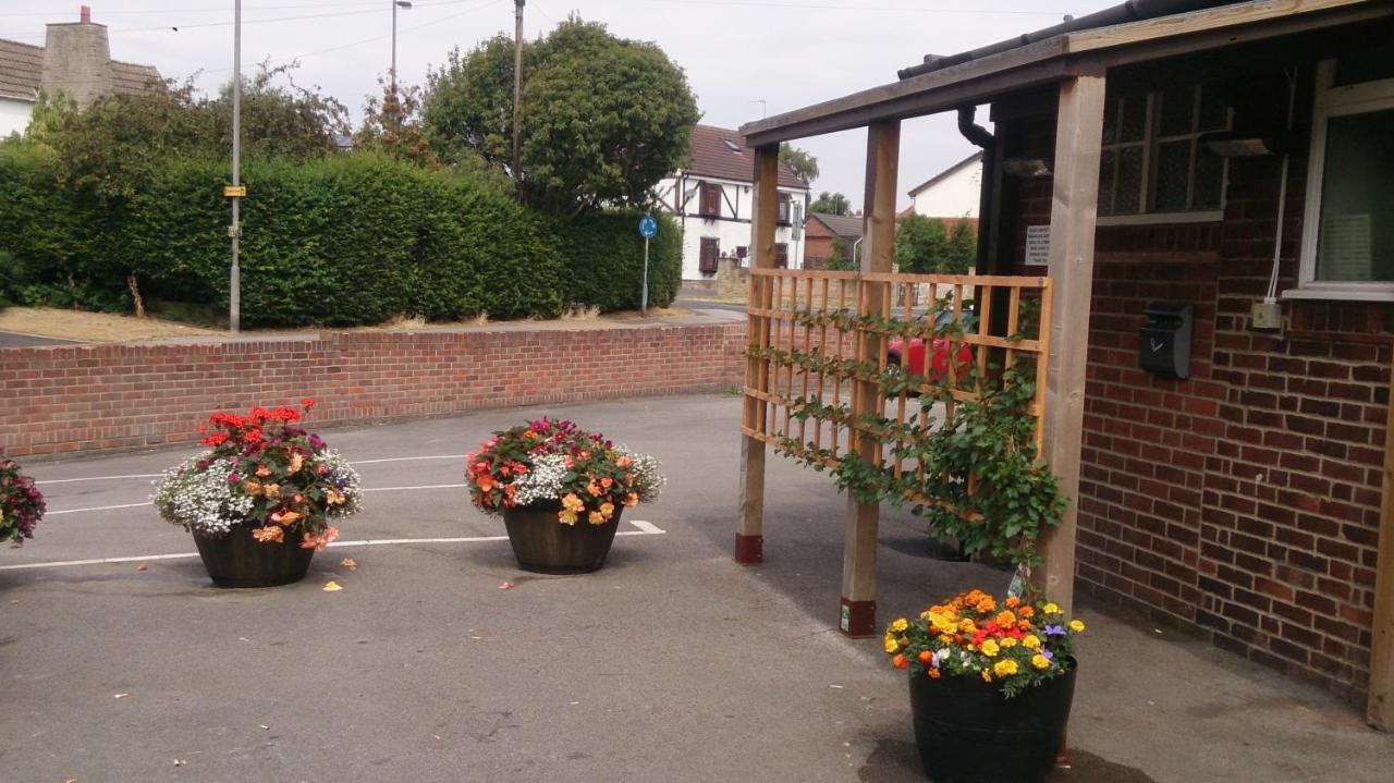 Upton Arms Hotel Pontefract Exterior photo